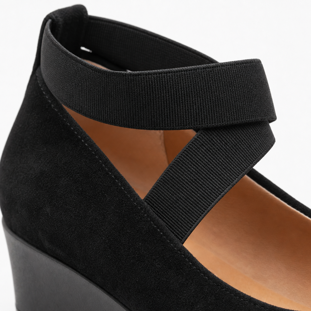 The Lucca — Black
